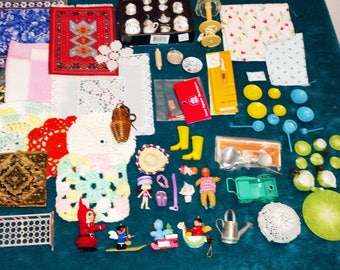 Mixed Lot of Doll House Items, Mixed Scales