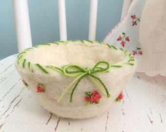 Felted Wool Bowl with Embroidered Pink Tea Roses / Unique Felt Jewelry Dish / Felted Wool Vessel / Felted Fiber Art Basket / Wool Fiber Art