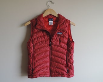Vintage Women's Patagonia Red Puffer Vest // Size SMALL