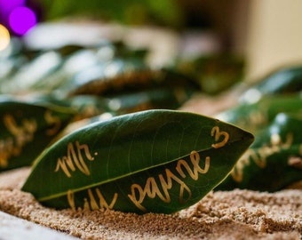 25 Magnolia Leaves, Fresh Wreath, Garland, Natural Wedding, Southern Decor, Magnolia Leaf Place Cards, Leaf Escort Cards, Floral supply