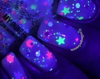 UV reactive Nail polish Milky way - FREE SHIPPING 15ml - vegan