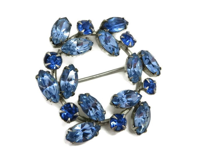 ON SALE! Vintage Weiss Co Ice Blue Silver Tone Rhinestone Circle Pin