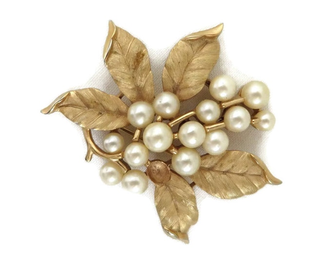 Trifari Faux Pearl Flower Brooch, Vintage Matte Gold Tone Signed Trifari Pin, Missing Pearl