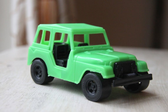 Strombecker Jeep Wrangler 1970s Green Plastic Toy Jeep