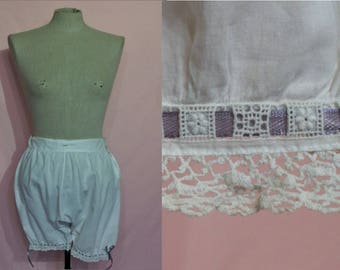 Sweet Edwardian short bloomers waist 26"- 27" w/lovely lace trim