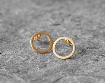 organic look circle post earrings, sterling silver circle stud earrings, gold plated earrings, minimalistic circle earrings