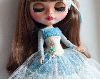 Blue/ivory corset set for Blythe.