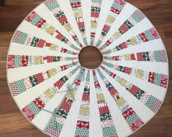 Modern christmas tree skirt, in Large and Extra Large! In beautiful elegant Christmas reds, golds, and teals.