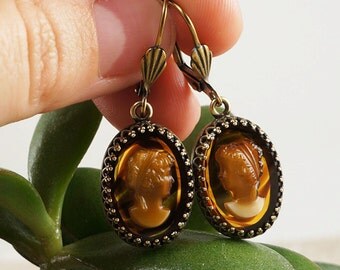Cameo Earrings "Caramel", vintage glass 13x18mm (#7022)