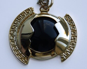 Vintage pendant Versace. Versace jewellery. Versace Vintage. Versace rare. Gianni Versace. Vintage jewellery. Big Pendant. Black Pendant.