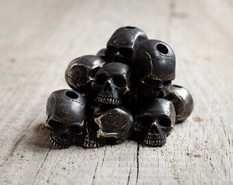 Black skull paracord beads - Black bronze charms. Big, heavy skull beads are handmade with unique designs!