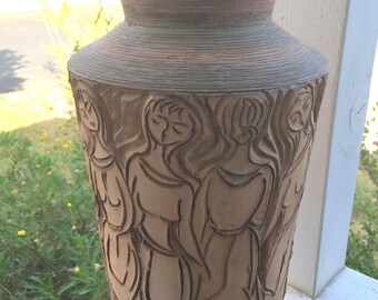 Fratelli Fanciullacci Italy Big 16" Vase With Carved and Scraffitoed Women