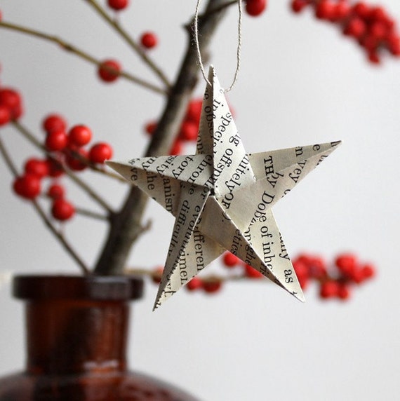 Origami Star Ornament Set of 3 Made of Vintage by paperiaarre