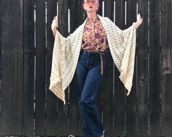 Crochet Scarf // Boho Shawl // Hippie // Bohemian Bride // Shrug // Fringe // Oversized Scarf // 1970s 70s Accessories // Festival Fashion
