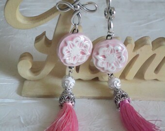 Ravissantes boucles d'oreilles en céramique et métal argenté de couleur rose