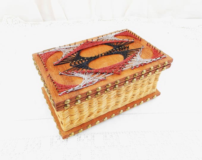 Vintage 1960s Mid Century String and Nail Art Wooden Rattan Box, Retro Wooden Box from France, Sparkly String Art Container, Retro Home