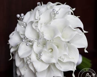 White calla lily wedding bouquet, real touch bridal bouquet, wedding bouquet with crystals, traditional white calla lilly bouquet pearls