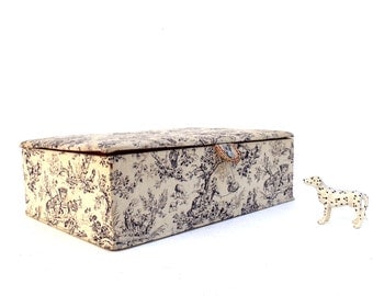French charming Vintage Toile Boudoir Sewing Storage Treasure Box Fragonard style pattern