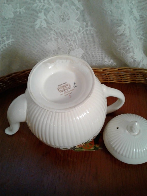 Wedgwood Edme Conway Teapot Pedestal Floral Swag Design