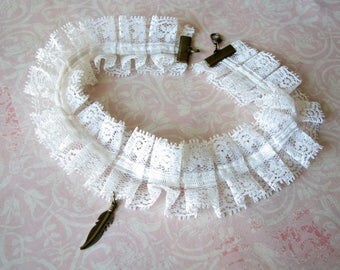 Lace choker White choker Feather choker Thin choker Boho choker Bohemian Choker Edwardian choker Ruff choker Lace collar Wedding choker Gift