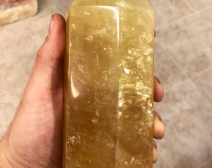 Golden Calcite Crystal Point from Madagscar- 7" X 3" Home Decor \ Christmas Gift \ Crystals \ Fung Shui \ Solar Plexus \ Wealth \ Positivity