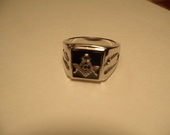 FREEMASON ~~~ 316 STAINLESS STEEL Rings ~~~ Quality! Comfort Fit Band! ~~~ Sizes 8 thru 14 ~~~Comes in Stainless Steel or *Anodized Gold