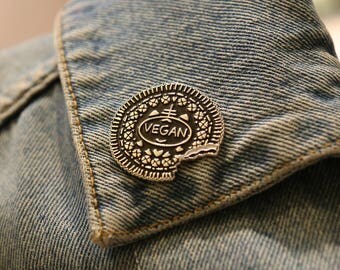Vegan Badge / Oreos / Enamel Pin / Present / Vegetarian