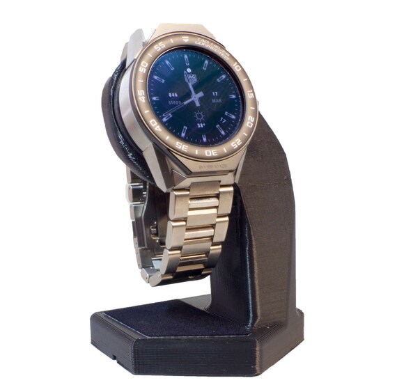 tag heuer connected modular 45 charging stand
