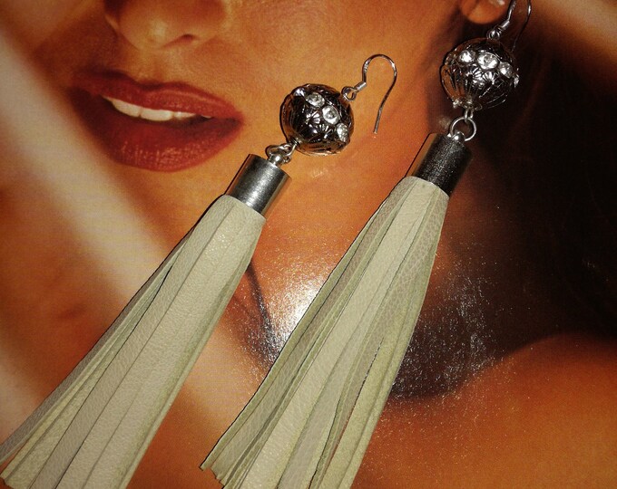 Tassel earrings, Drop Earrings, Leather Fringe earrings, earrings, long earrings, Beaded Drop Earrings,dangle earrings