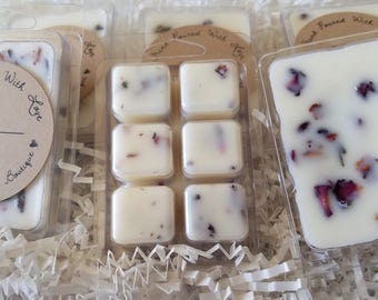 Rose Clamshells, wax melts, dried roses, soy wax, wax tarts, rose petals, fresh cut roses, Candle melts, spring, flowers, floral scents