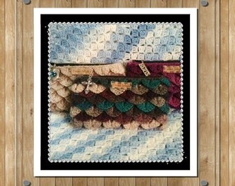 Lined clutch bag with handmade random charm