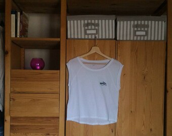 Short t shirt Top Low hand embroidery