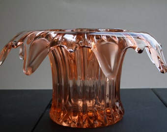 Rose / Cranberry Tint Vintage Bowl in Pristine Condition with Frog