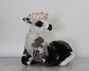 Beautiful Vintage White Lamb Taxidermy, Jeanne D'arc Living, Nordic Decor, White Sheep, Black and White Lamb