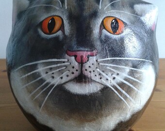 Paper Cat figurine - Tabby Cat Coin Box - Cat Pet Portrait - Personalised Cat Moneybox - Custom Cat Gift - Unique Bespoke Cat Sculpture