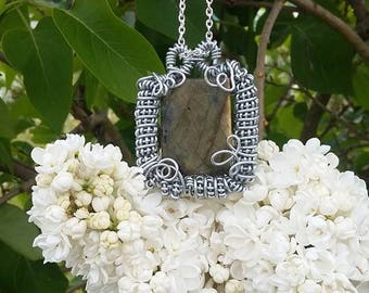 Labradorite pendant