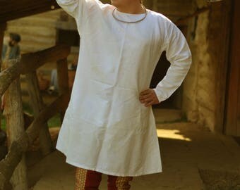 Linen under tunic