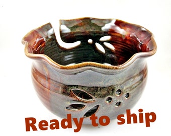 Second sale - Large Yarn bowl, Knitting bowl, handmade ceramic yarn bowl, pottery knitting bowl - In stock