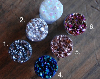 Faux Druzy Rough Crystal Plugs Gauges for stretched earlobes.Sizes 0g (8mm), 00g (10mm), Half inch (12mm). Purple, white, pink Druzy