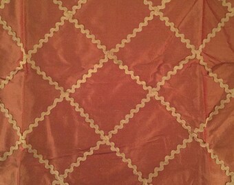 SCHUMACHER Fabric Rick Rack Diamond in Terracotta
