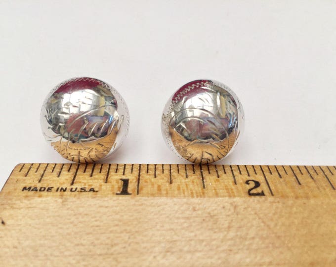 Sterling Etched round Earrings - 925 Thailand - hallow silver Button - domed Stud Earrings