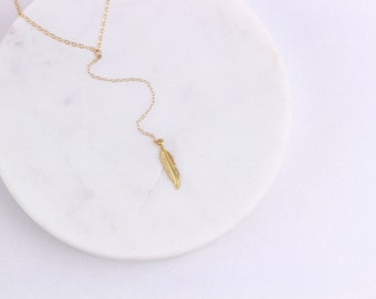 Feather lariat necklace / Gold or Silver / Long necklace / Lariat necklace / Feather necklace / Long gold / Long silver / Long feather