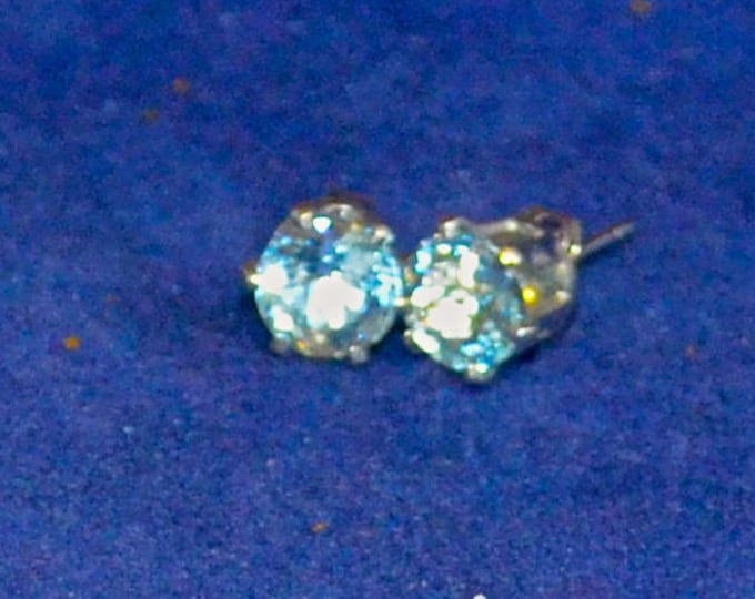 Aquamarine Stud Earrings, 6mm round, Natural, Set in Sterling Silver E1032