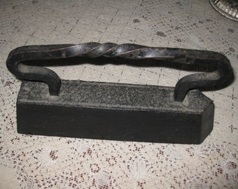 CAST IRON FLAT Iron Sad Iron Tailors Iron Antique Iron Weights Almost 17 Pounds Twisted Handle 12" x 6 3/4" x 2"