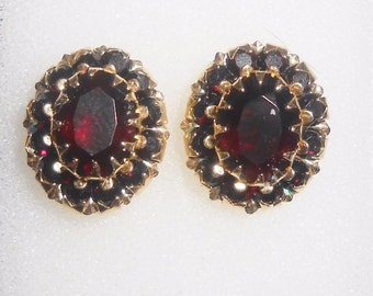 14K Garnet Earrings 2.50ct Pierced Yellow Gold Vintage Estate