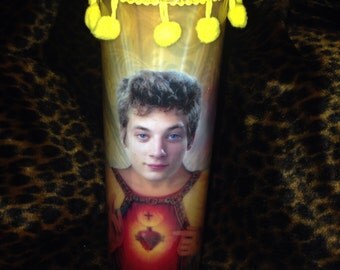 Jeremy Allen White Kitschy Kandle - Celebrity Prayer Candle