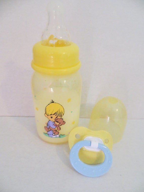 baby dolls drinking bottles