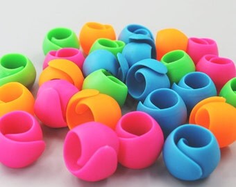 20PCS Peels Thread Spool Huggers/Stop Thread Spools with a Jar