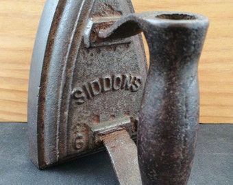 Antique Sad Iron By J & J Siddons, West Bromwich. Antique Flat Iron 6 R By J.J Siddons. Victorian Sad Iron.