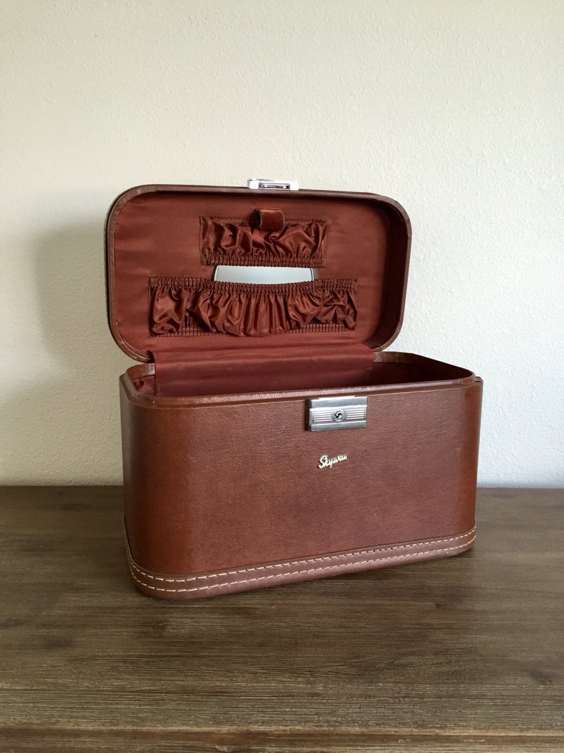 metal train case